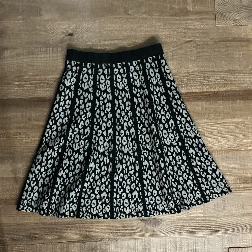 Ninety Black and White A-Line Skirt Small